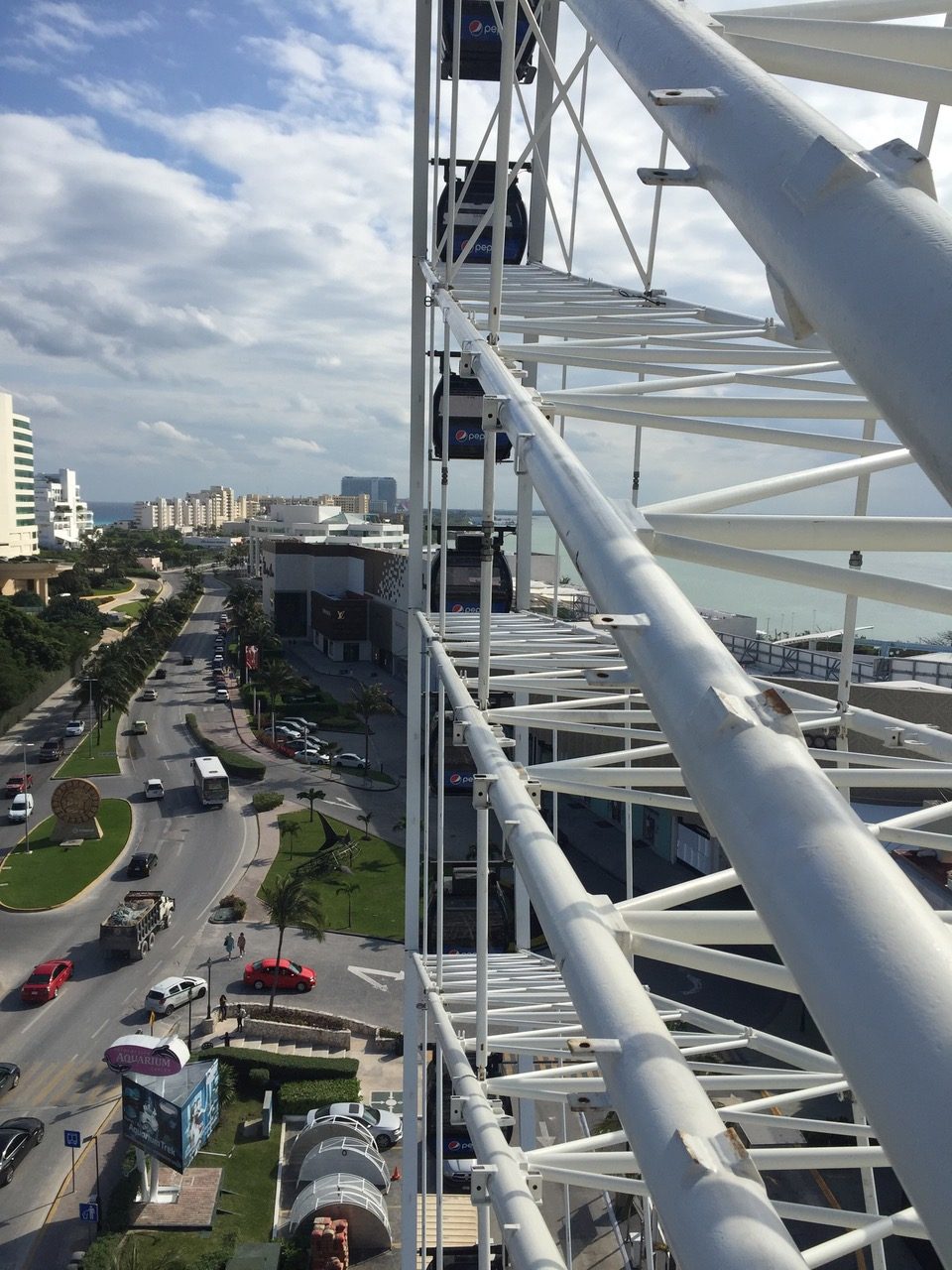 180 foot-tall Ferris wheel open at the Grandscape in The Colony